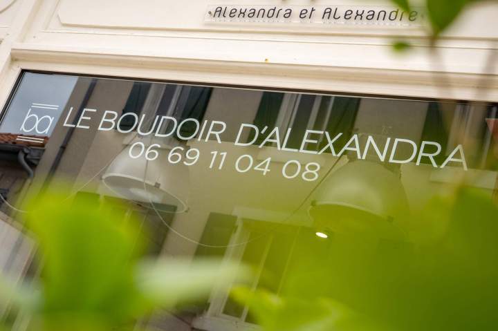 Femme recevant un soin du visage Biarritz